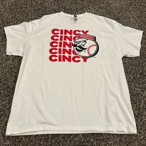 Cincinnati Reds White and Red Graphic Men's Tee